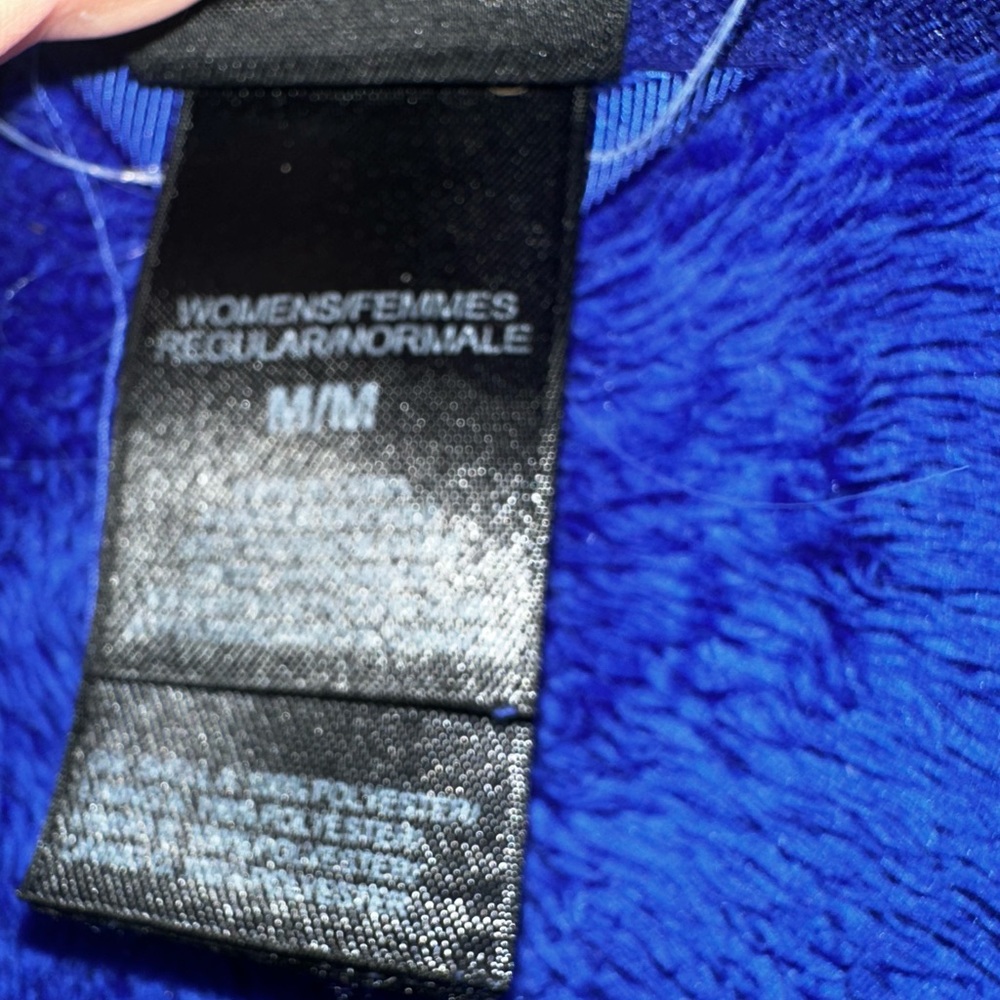 Authentic Royal blue north face. In VGUC worn only a handful of times